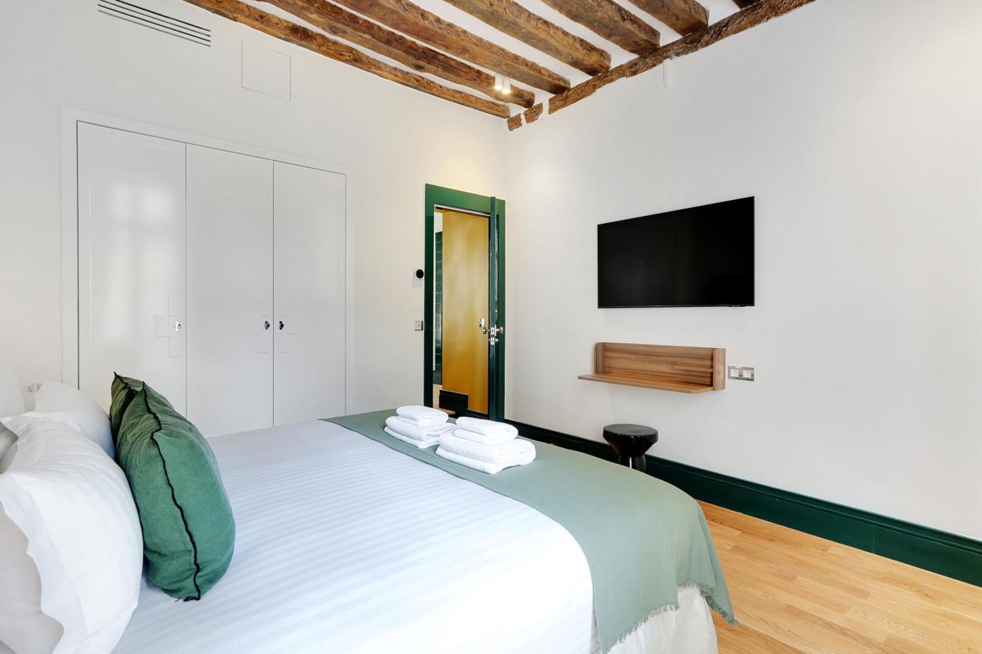 Paris Home Collection Serviced Apartments In Notre Dame - Rue Savoie Bagian luar foto